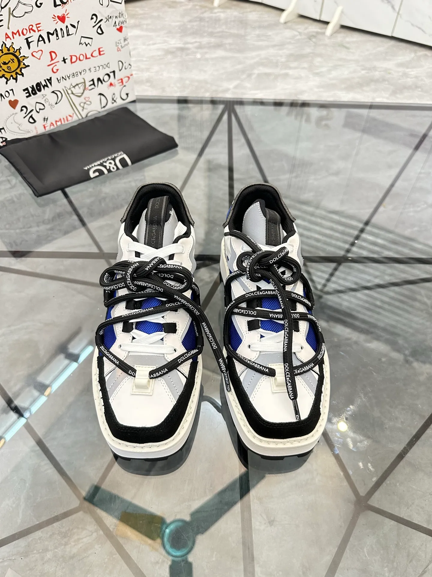 Men's shoes: 💰P660¥ Top high-end quality Product trademark: DG "Dolce & Gabbana*" low-top casual shoes Regular size: 39-45 (can be customized to 46.) Product material: Upper imported first-layer cowhide spliced ​​with breathable fly weave, breathable lining, original outsole. No.: 6225